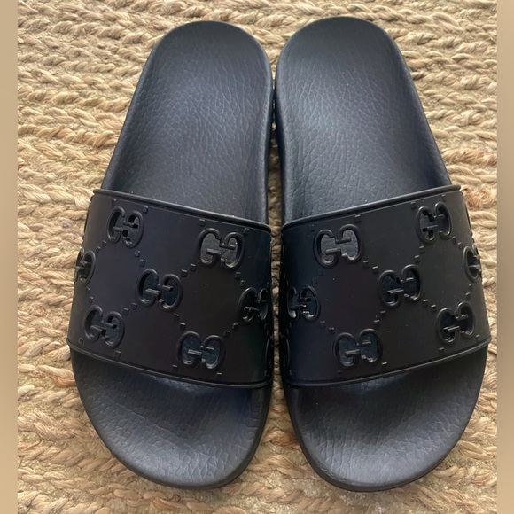 GUCCI - Gucci Slides - Black New
worn for photo shoot on stage - Picture 2 of 10